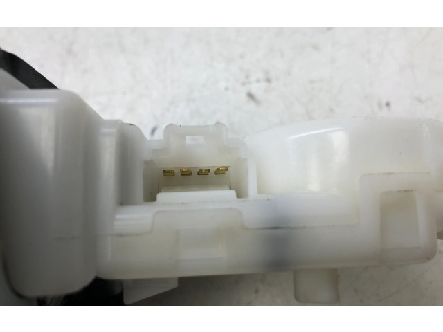 Zámek zadních dveří Nissan Juke I F15 2014