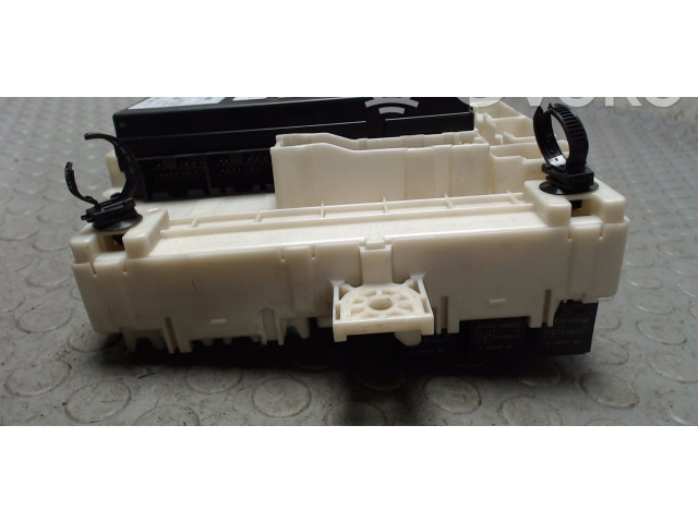 Блок предохранителей MN108319 Mitsubishi Colt