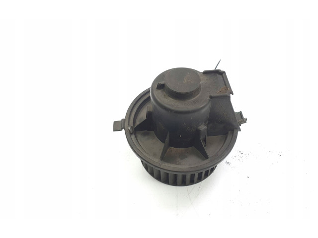 Центральная воздушная решётка    881034735   Volkswagen Golf II