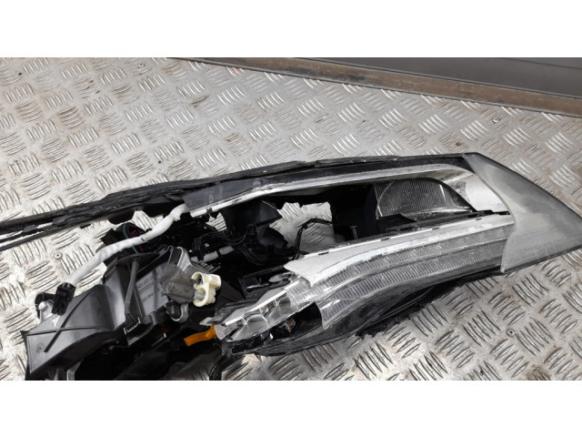 Передняя фара