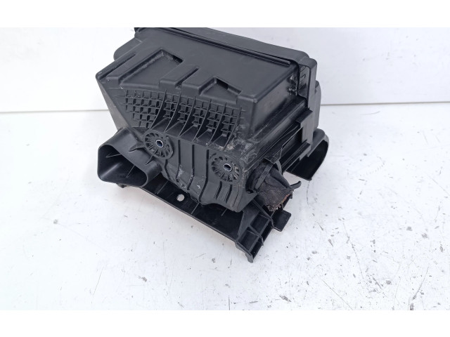 Блок предохранителей 5C0937132A Volkswagen Jetta VI