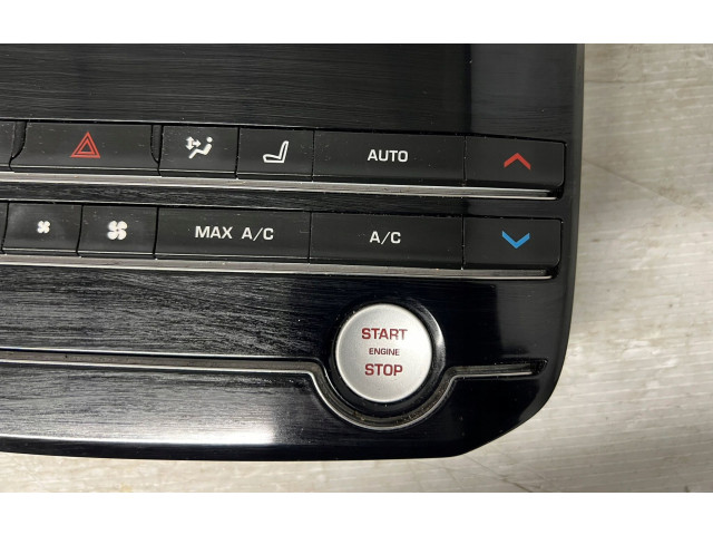 Блок управления климат-контролем 18C858 Jaguar XE
