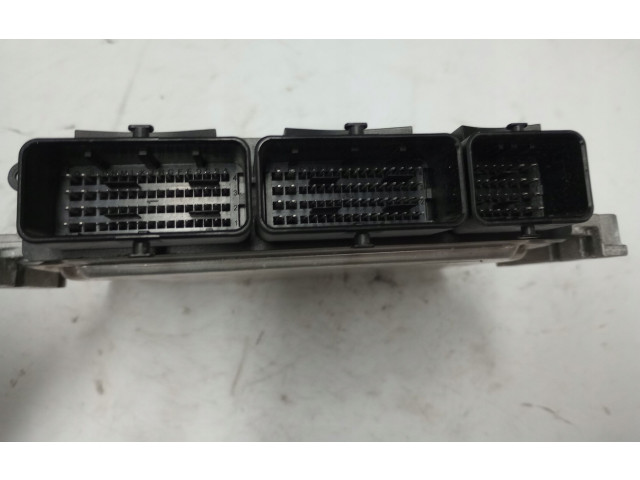 Блок управления двигателя 237106319R, 0281033119 Dacia Dokker