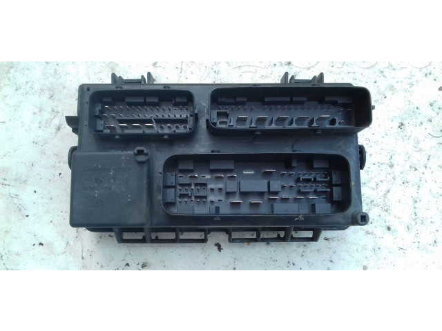 Блок предохранителей 51737884 Fiat Grande Punto