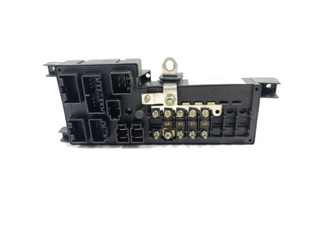 Блок предохранителей 8678449 Volvo S60