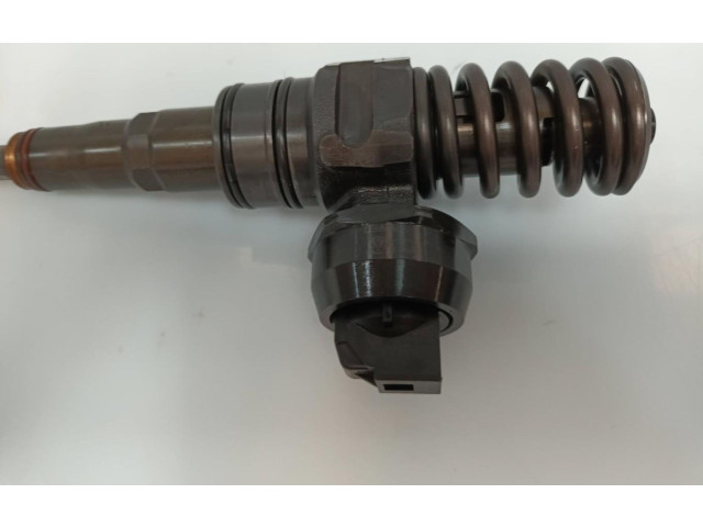 Форсунка 038130073BN Volkswagen Caddy