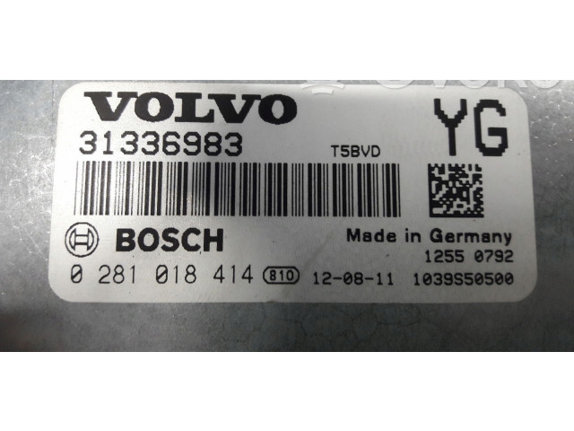 Блок управления двигателя 0281018414   Volvo V70