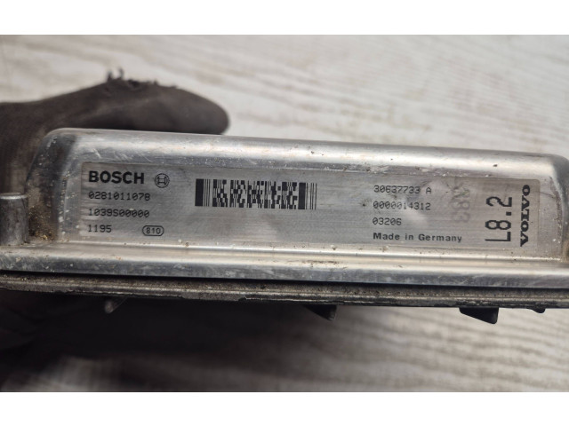 Блок управления двигателя 30637733A, 1039S00000 Volvo V70