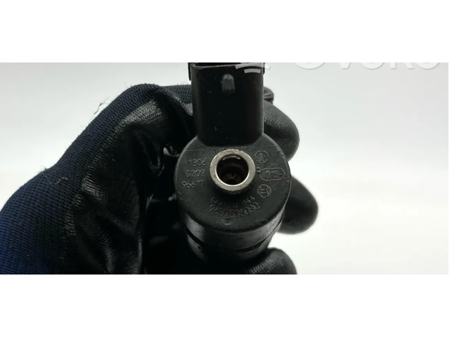 Форсунка 0445110, 044    Peugeot 406   