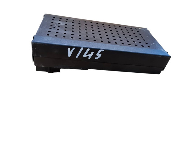 Блок предохранителей  8645410, 8645411   Volvo V70    