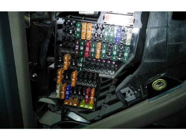 Pojistková skříňka Řídící jednotka BSM Porsche Cayenne (92A) 2013