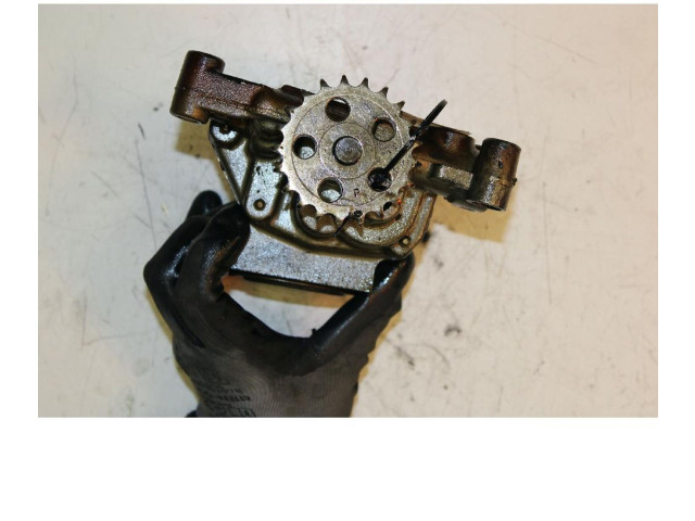 Масляный насос  KFU   Citroen C4 I 1.8