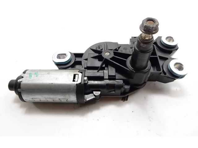 Моторчик заднего дворника 31290787, 111804356    Volvo V70