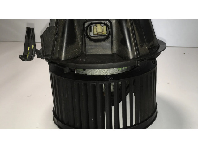 Вентилятор печки    N108824E, N106415P   Dacia Duster