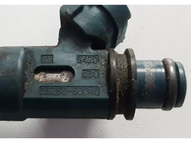 Vstřikovač 2325050040 Toyota Land Cruiser (J100)
