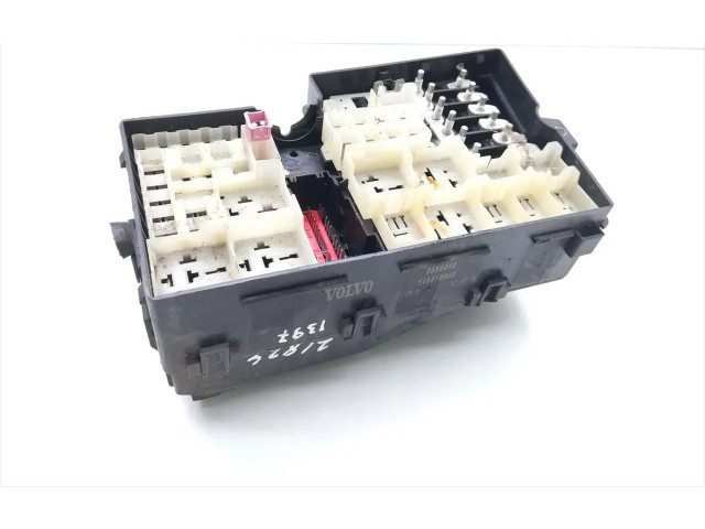 Блок предохранителей 8688040, 518818000 Volvo C30