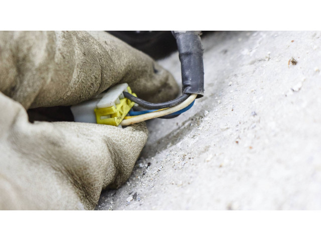 Зеркало электрическое Mitsubishi Space Wagon 1992 - 1998 года