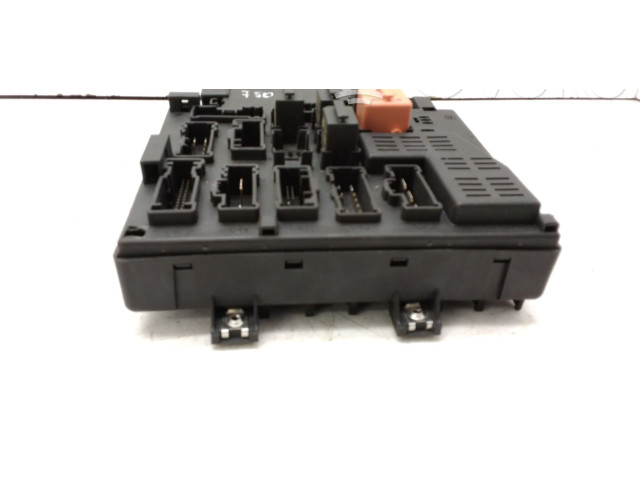 Блок предохранителей 6911922, 6978265   BMW Z4 E85 E86    