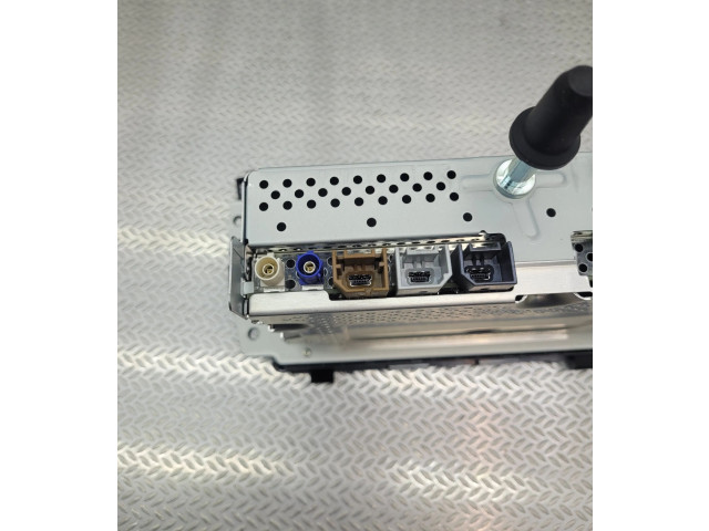 Дисплей    10879786   MG ZS