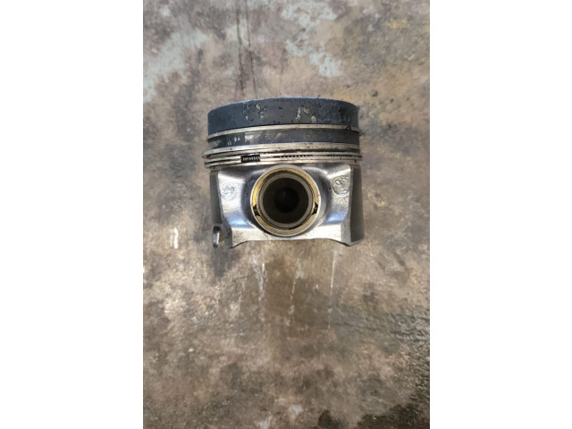  Поршень    Skoda Superb B6 (3T)  