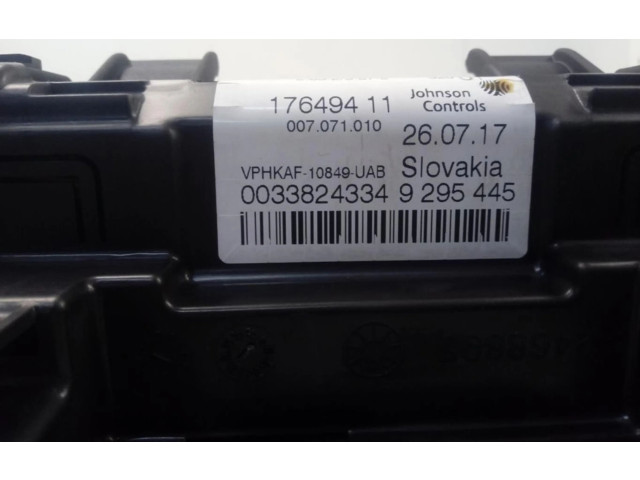 Přístrojová deska BMW X1 F48 F49 2017 17649411