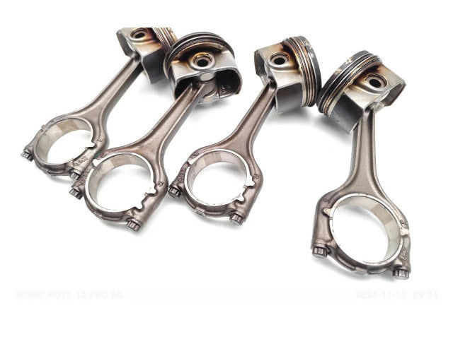  Поршень с шатуном    Volkswagen Golf Cross  