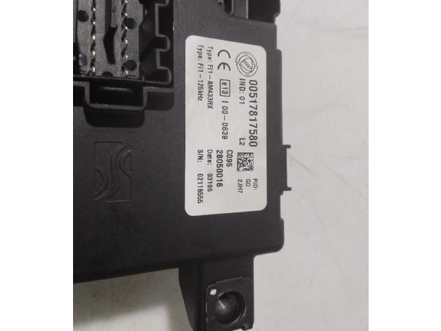 Блок предохранителей 00517817580 Fiat Grande Punto