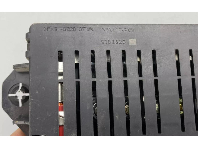 Блок предохранителей  9162323, 9441776   Volvo V70    