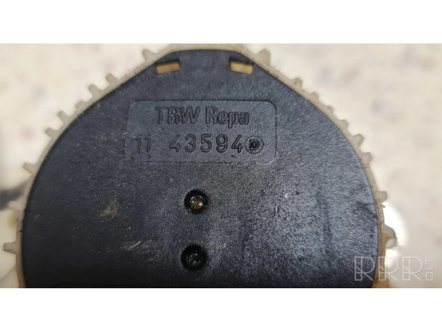 Задний ремень безопасности