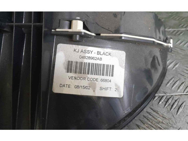 Панель приборов 04828962AB Jeep Cherokee III KJ