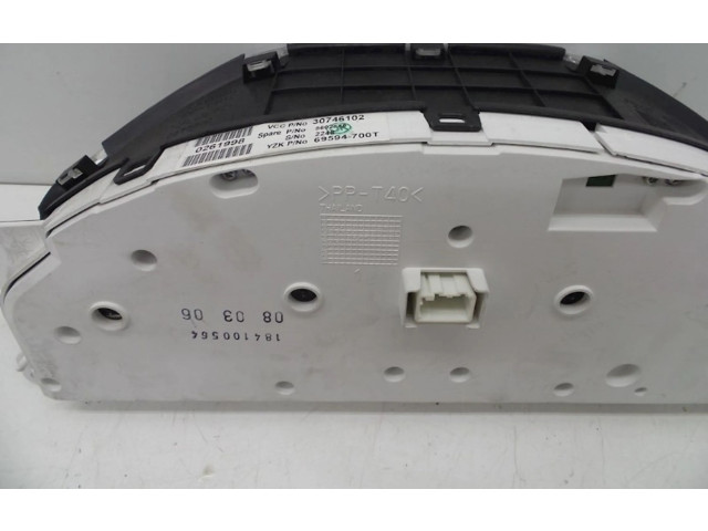 Панель приборов 30746102, 30746102 Volvo V70