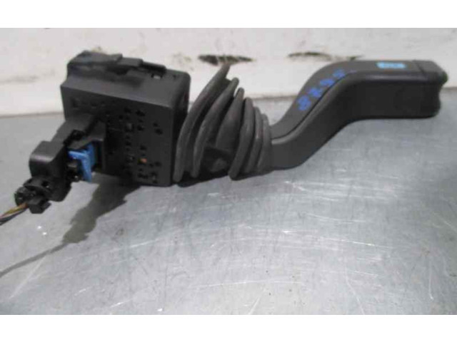 Ручка стеклоочистителей 09185413 Opel Combo C