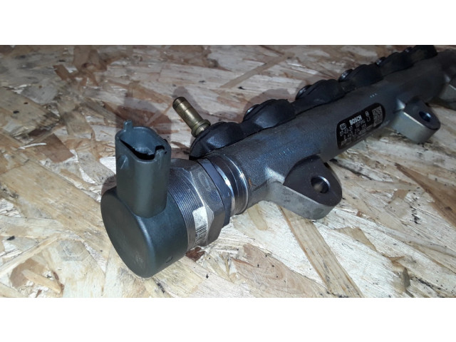 Vstřikovací lišta 0281002800, 8200718753 Renault Laguna III pro naftový motor 2.0 M9R802