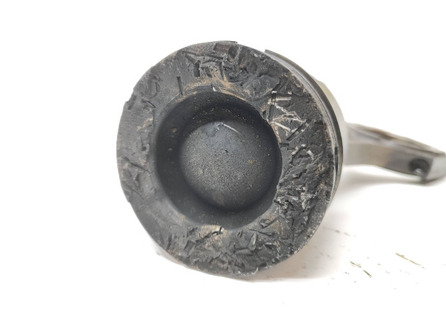 Píst 0217739 Toyota Land Cruiser (J200)