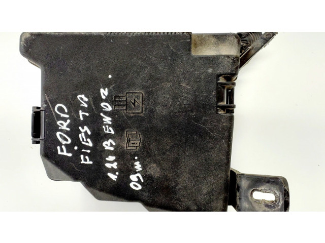 Блок предохранителей  7154953530, 8V5114B144BA   Ford Fiesta    
