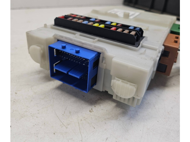 Блок предохранителей 31254535AA Volvo V70