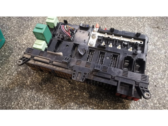 Pojistková skříňka BMW X5 E53 2004