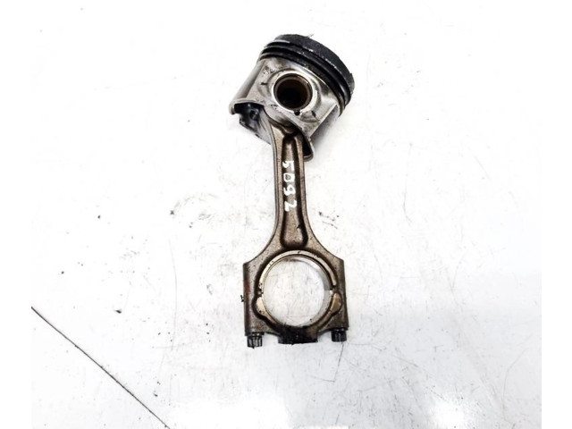  Поршень с шатуном    Volvo XC90  