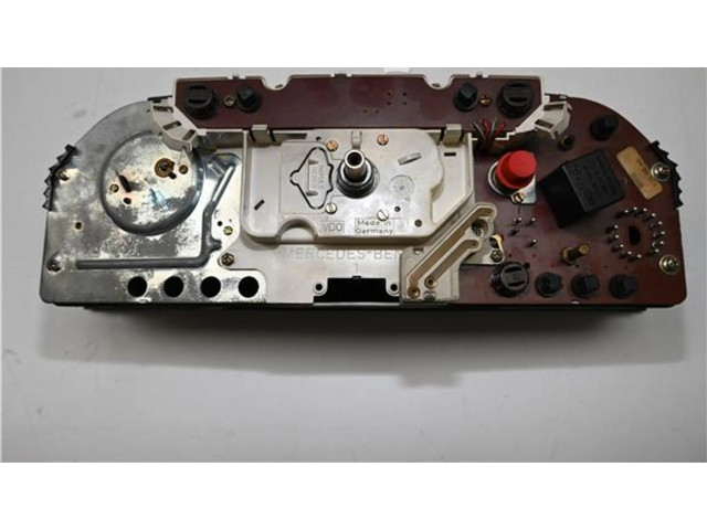 Přístrojová deska Mercedes-Benz 190 W201 A2015420006, A2015420006