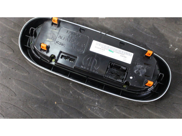 Блок управления климат-контролем 735656839, 735646101   Fiat 500X