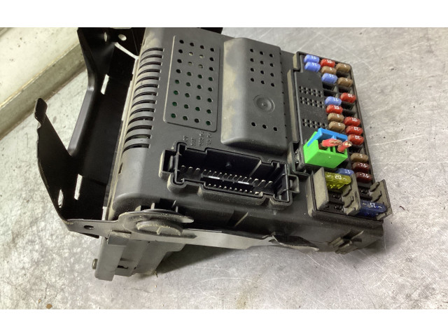 Блок предохранителей 30682981, 12216069   Volvo V70    