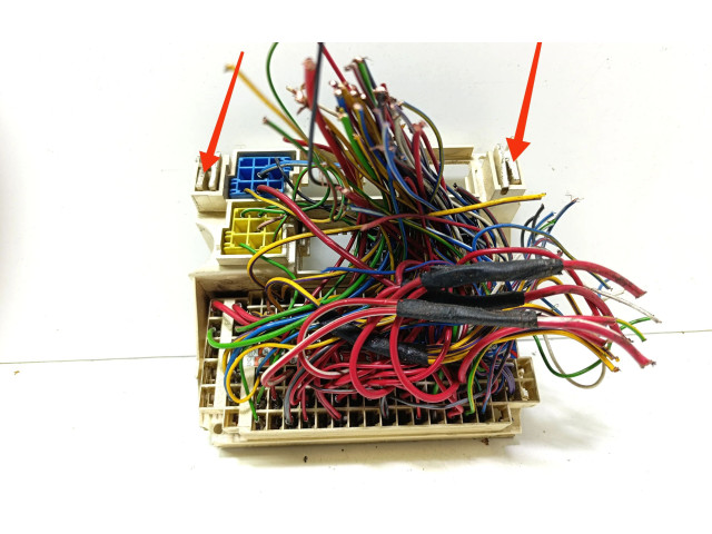 Блок предохранителей 3515170   Volvo S70  V70  V70 XC    