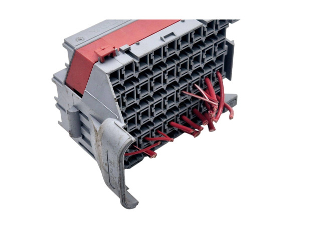 Блок предохранителей 9162439 Volvo S80