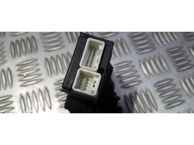 Ручка стеклоочистителей 17F111 Lexus IS 220D-250-350