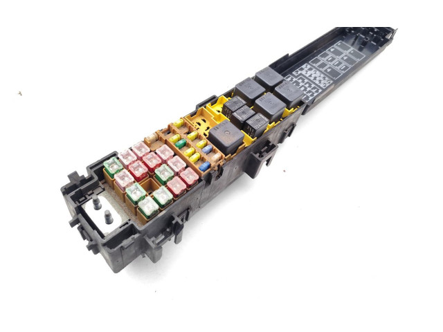 Блок предохранителей    Jeep Commander    