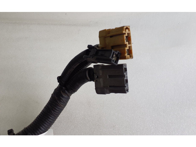 Блок предохранителей  7154722330, 24382   Nissan Juke I F15    