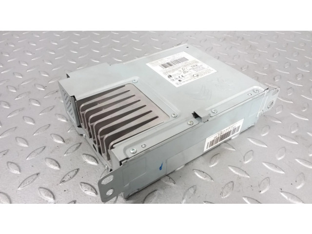 Радио/ проигрыватель CD/DVD / навигация