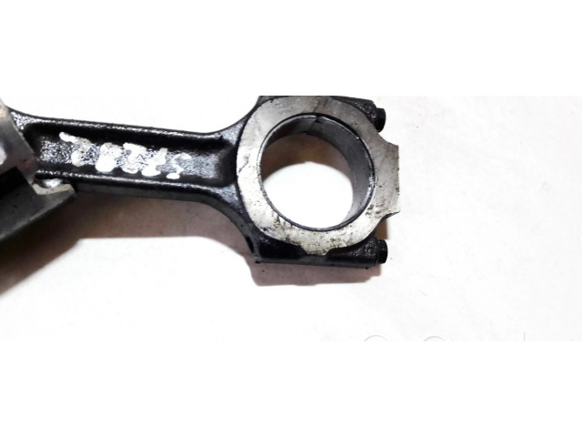 Píst Alfa Romeo 156 pro naftový motor 2.4