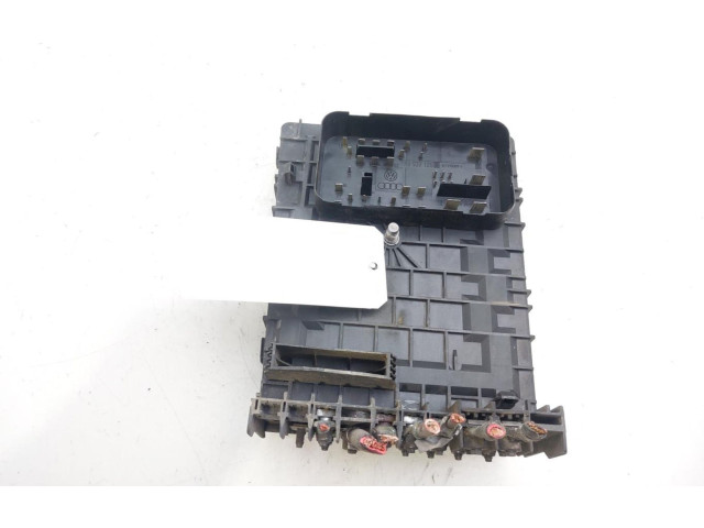 Блок предохранителей 1K0937125A   Volkswagen Jetta V    