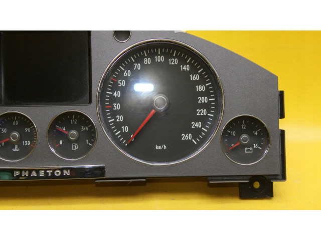 Панель приборов 3D0920881 Volkswagen Phaeton